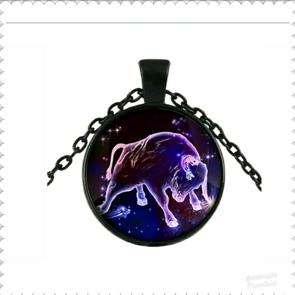Jewelry - 🆕️ NWT Glowing Glass Taurus Charm & Necklace